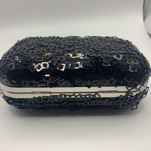 Bow Clutch - Picture 5 of 9